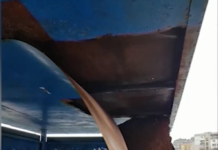 Част от спирка падна върху главата на жена в София