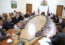 Противоепидемичните мерки остават до 21 декември