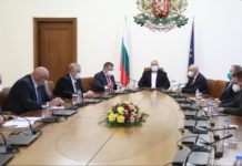 Борисов: Показателите за епидемията са добри, пускайте плановите операции