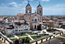 Кметът на католическия Раковски: Г-н президент, не ни карайте да избираме между Бога и държавата, сменете датата на изборите