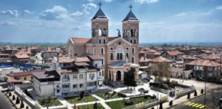 Кметът на католическия Раковски: Г-н президент, не ни карайте да избираме между Бога и държавата, сменете датата на изборите