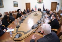 Правителството отпусна нови 52 млн. лв. помощ за родителите, останали с децата си вкъщи заради затворените училища