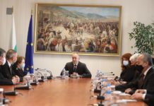 Радев се ослушва за датата на изборите