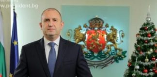 Жалък провинциален напън