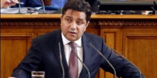 Депутат от БСП: Нинова търси врага с партиен билет