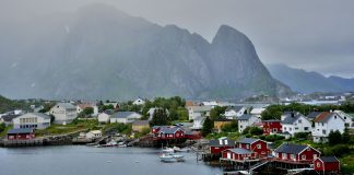 Норвегия затваря тотално границите си