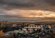 Чехия затваря границите си за чужденци