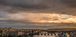 Чехия изисква негативен тест за коронавирус от днес