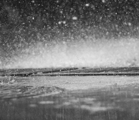 Валежи от дъжд и сняг по празниците