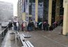 Огромни опашки от хора се вият пред Агенцията по вписванията