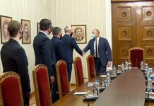 Радев да покани самодейни фолклорни ансамбли, съюза на ловците и федерацията по кърлинг