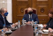 Консултациите при президента – пиар парад на двуличието и кухите фрази