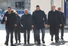 АБВ разхожда Мангъров като панаирджийска мечка, уж не е член на партията, а я регистрира в ЦИК