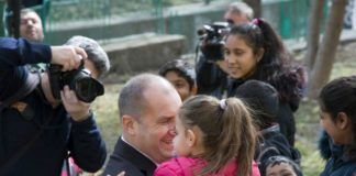 Предаден. Най-вероятно така се е почувствал Георги Радев