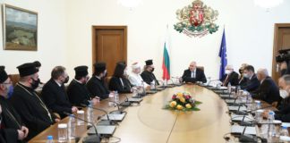 Борисов: Отпускаме средства и за църкви, и за джамии