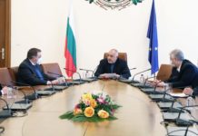 Мобилни екипи ще ваксинират хората в отдалечените населени места