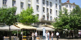 Общинските съветници гласуваха за връщането на книжния пазар на „Славейков“