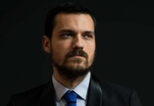 Лесно е да викаш „Мутри, вън“, а видимо трудно е да възпиташ детето си