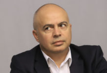 Дори и БСП попари Асен Василев за законопроекта му: Абсолютно неприемлив