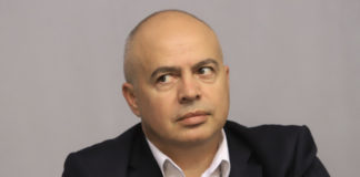 Дори и БСП попари Асен Василев за законопроекта му: Абсолютно неприемлив