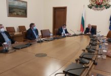 На съвещание при премиера: Няма натиск върху болниците, системата е подготвена за повишение на болните от ковид