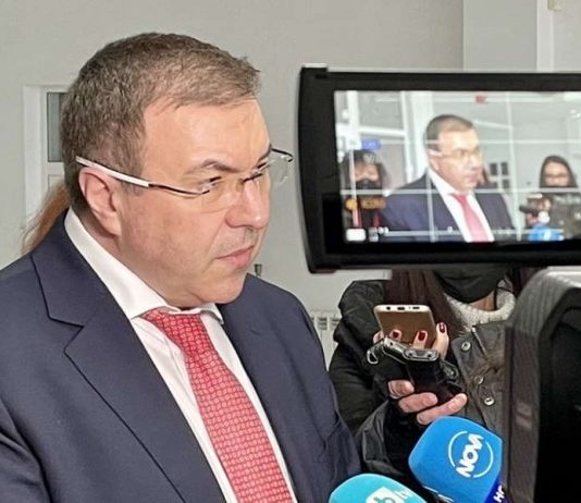 ГЕРБ: Служебният кабинет е лична отговорност на Йотова