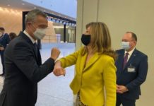 Захариева разговаря със Столтенберг за шпионския скандал у нас