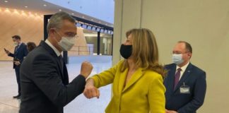 Захариева разговаря със Столтенберг за шпионския скандал у нас