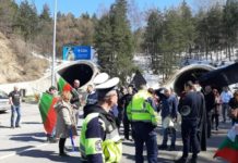 Предизборна глупост – хиляди хора бяха тероризирани от четири коли на „Системата ни убива“