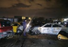 Млад мъж подпали 8 автомобила