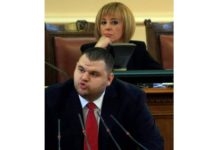 Пеевски отрича да има недекларирани офшорни дружества: Активно мероприятие на кръга „Капитал“