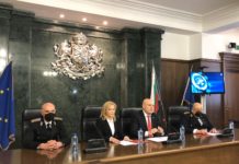 Шестима са обвинени за шпионаж в полза на Русия, петима са в ареста/видео/