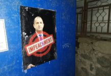 София осъмна с плакати „Радев импийчмънт“ (СНИМКИ и ВИДЕО)