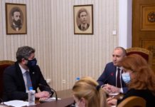 Румен Радев и ДеБъ с общ сценарий за хаос след изборите