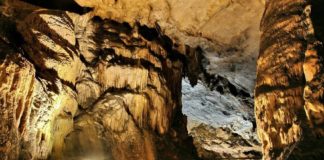 Да започнеш парламента с демонстрация на комплексите си от комунизма – безценно!