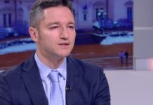 Вигенин се изплаши, нареди на администрацията да напусне парламента