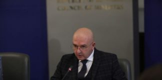 Проф. Мутафчийски: Бъдете бдителни по празниците, нищо не е свършило