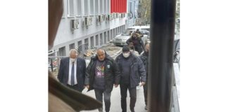 Оперират коляното на Борисов