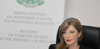 Екатерина Захариева: Кирил Петков лъгал ли ни е, докато е бил премиер, или сега лъже европейската преса