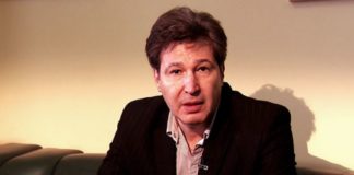 Членове на „Има такъв народ“ разочаровани от Слави Трифонов заради отказа му от мажоритарните избори