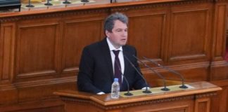 Тома Биков: Депутати от „Има такъв народ“ върнаха порочната практика за гласуване с чужди карти