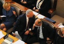 Това е, което ни се предлага – нов бардак със стари труженички