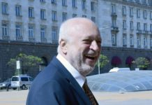 Минеков за директора на Народния театър: Нагъл тип