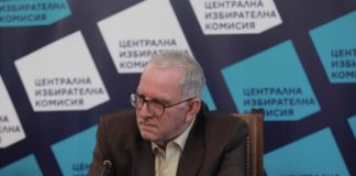 Цветозар Томов от ЦИК усложни допълнително броенето на бюлетините от машините. Шефката на Съюза на съдиите отменила решението на комисията