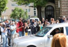 Близки, приятели и почитатели се сбогуваха с Ваня Костова