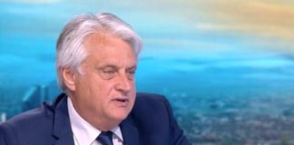 Дърт, нахален, всесилен комунист! И журналистическите организации не могат да му изсъскат