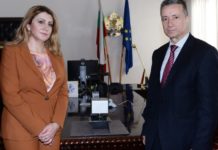 Янаки Стоилов прие държавния печат от Десислава Ахладова