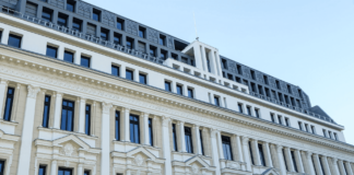 Шефовете на ББР в конфликт на интереси, самозначили се в дъщерни дружества на банката за допълнителни пари