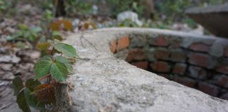 Дете падна в пресъхнал кладенец, с опасност за живота е