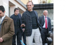 Само в Breaking.bg: Адвокат на Божков е връзката между него и Бойко Рашков